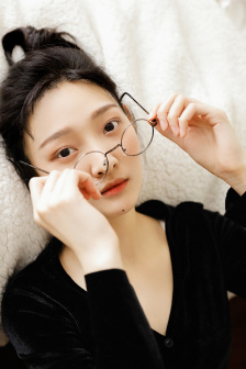 小奶瓶(产奶)沈姜晨晨爱吃萝卜